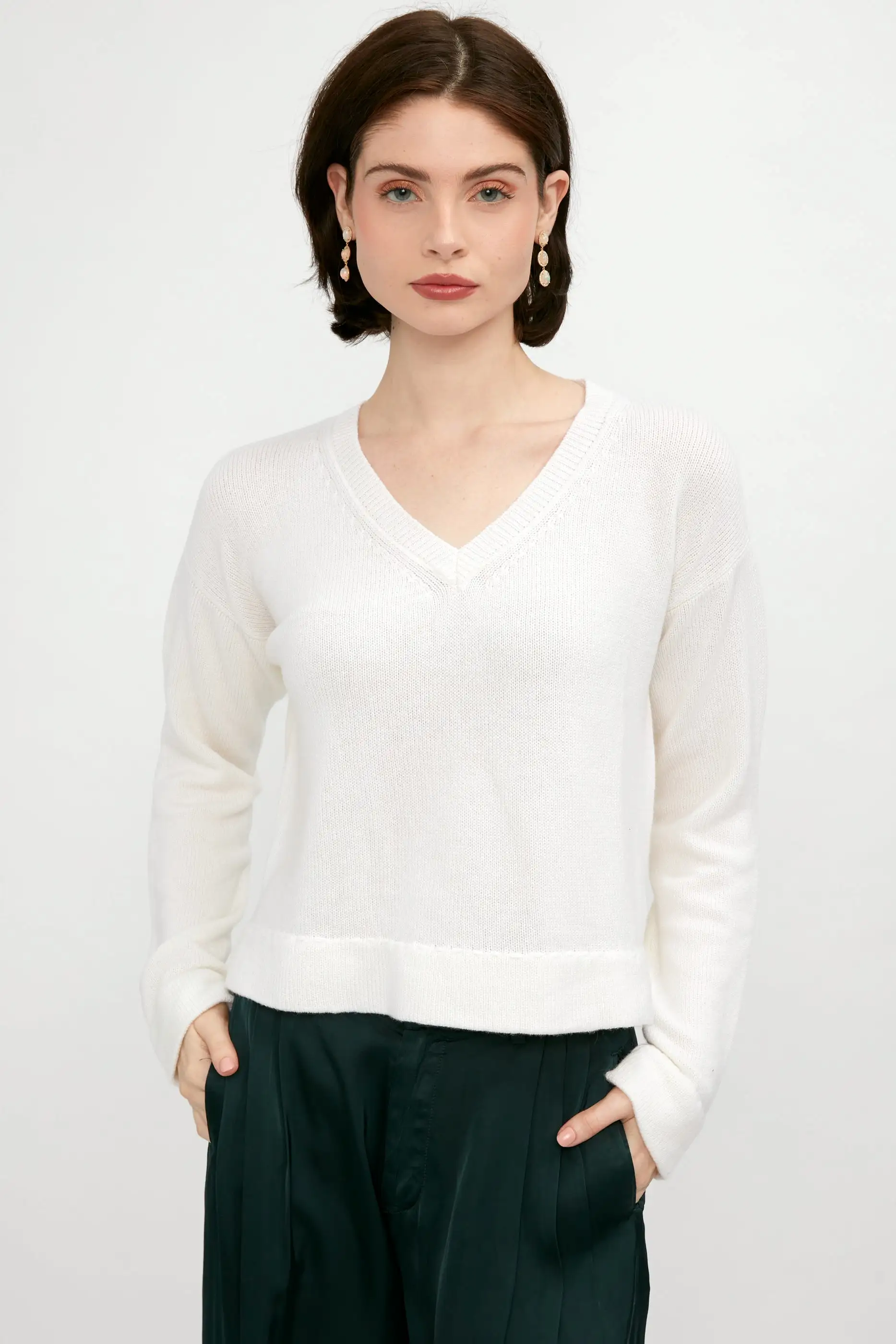 Cashmere Hand-Stitch V-Neck Sweater in White