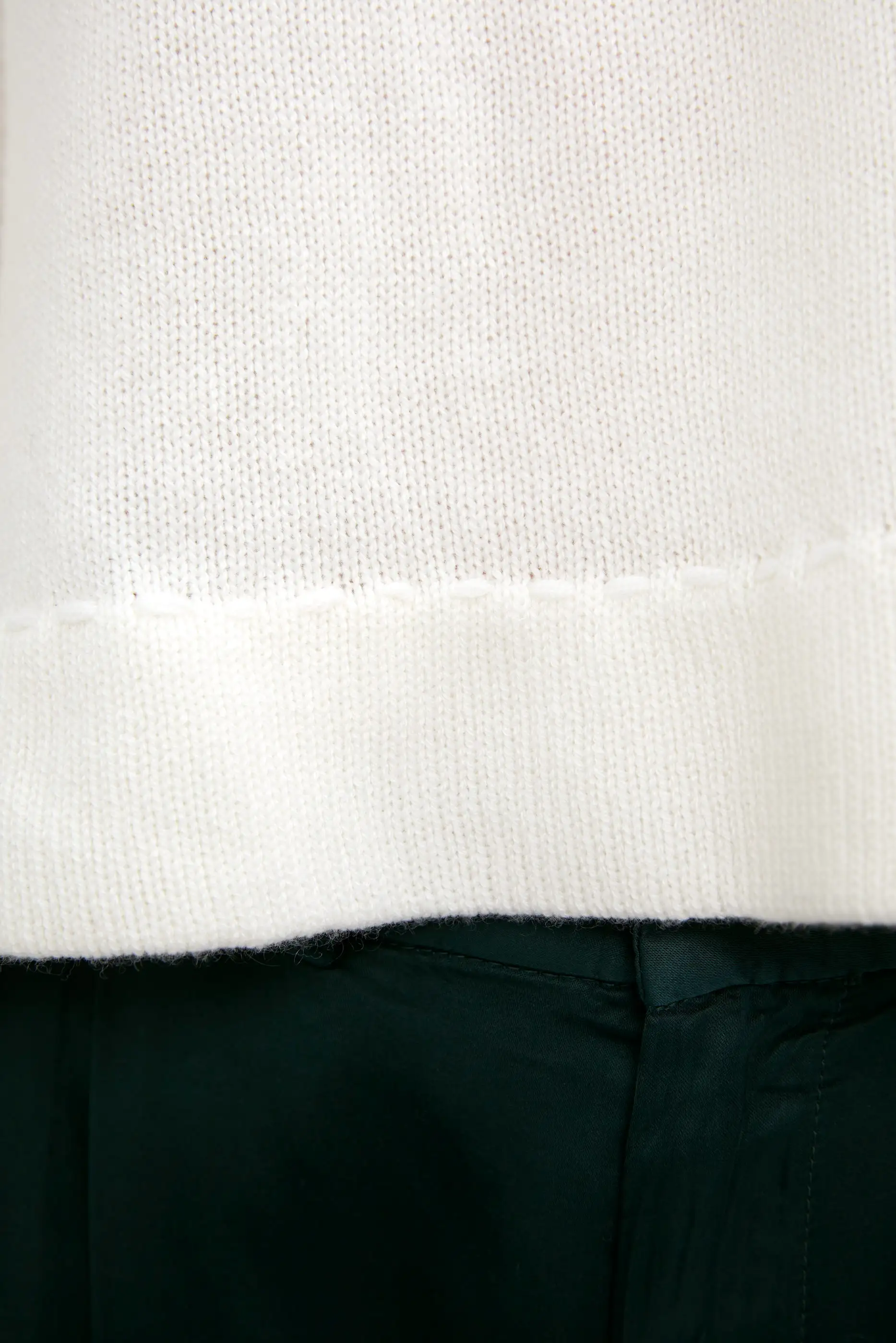 Cashmere Hand-Stitch V-Neck Sweater in White