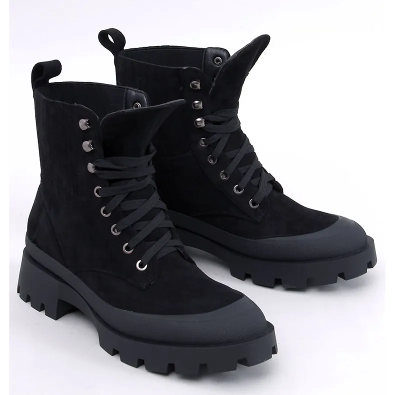 Demps Black trekking boots