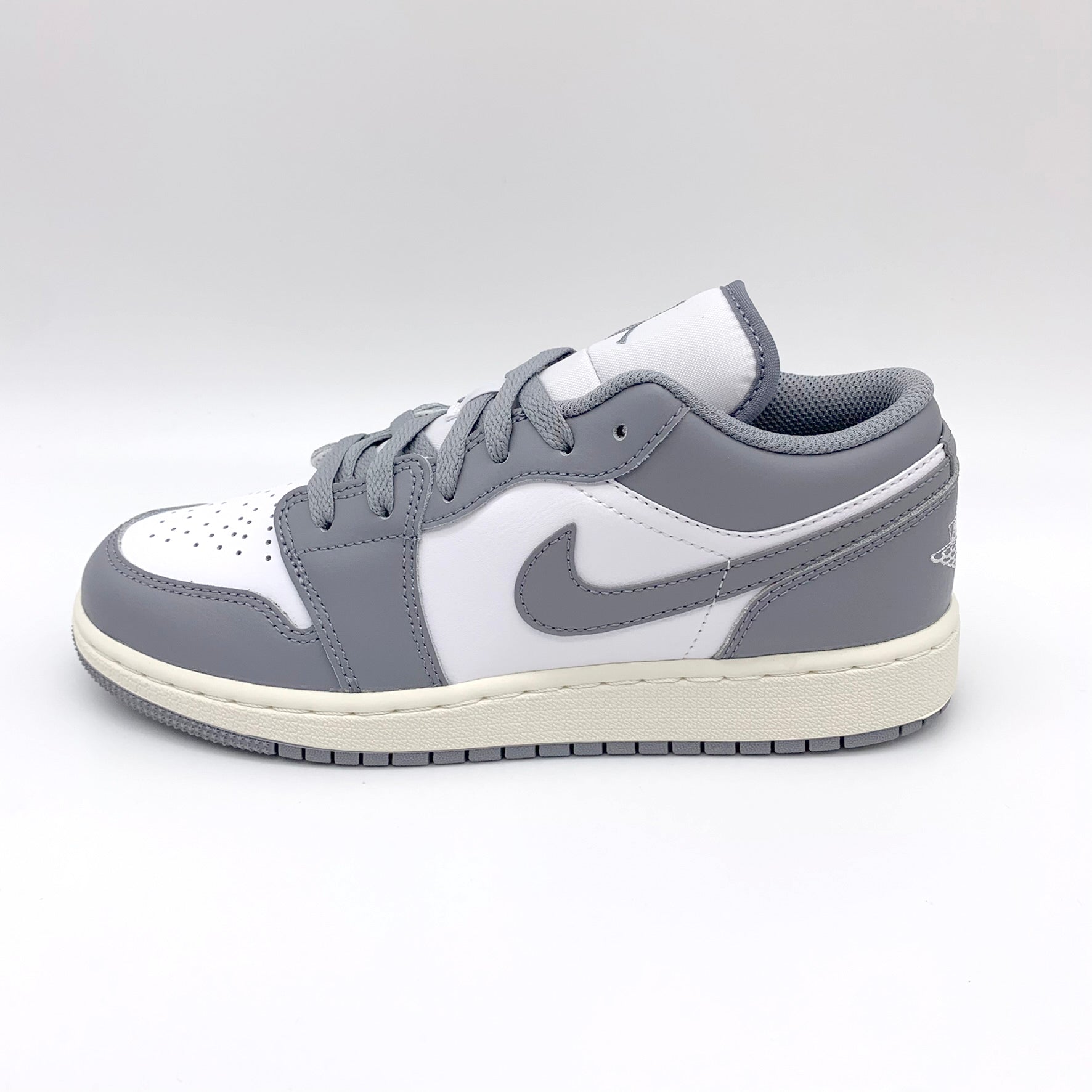 Jordan 1 Low Vintage Grey