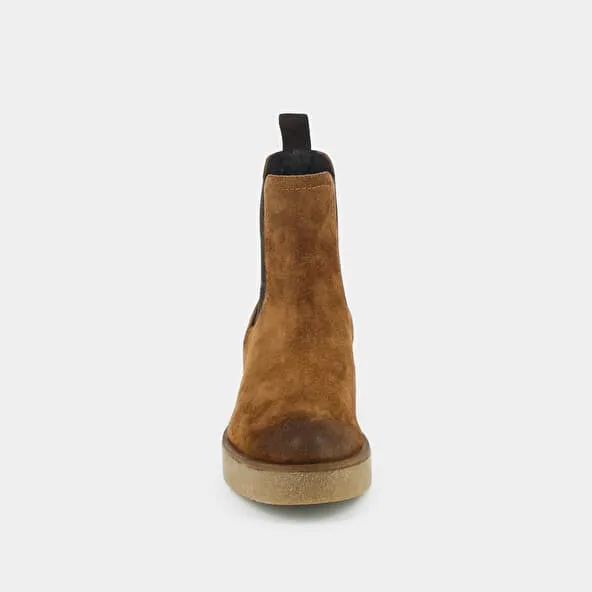 Rider boots with round tip and thick sole cognac undressed leather