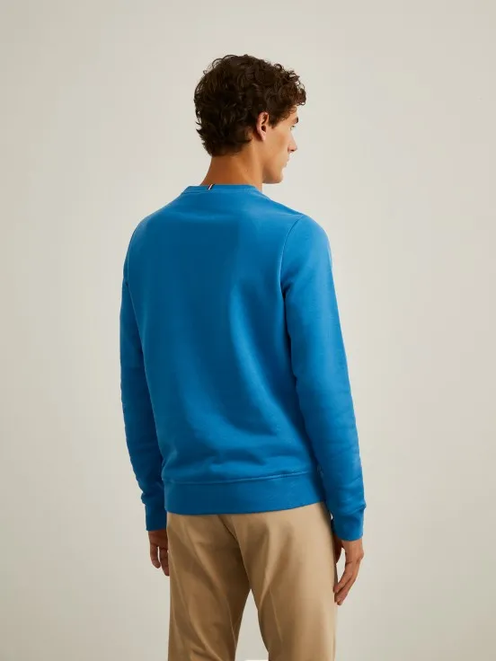 Round neck sweater